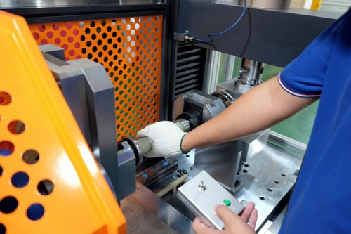 新品新聞：拉壓彎扭一體試驗(yàn)機(jī)向客戶(hù)發(fā)貨